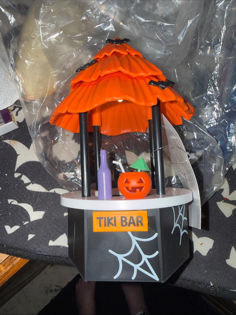 Halloween Tiki Bar that Lights Up! (New)